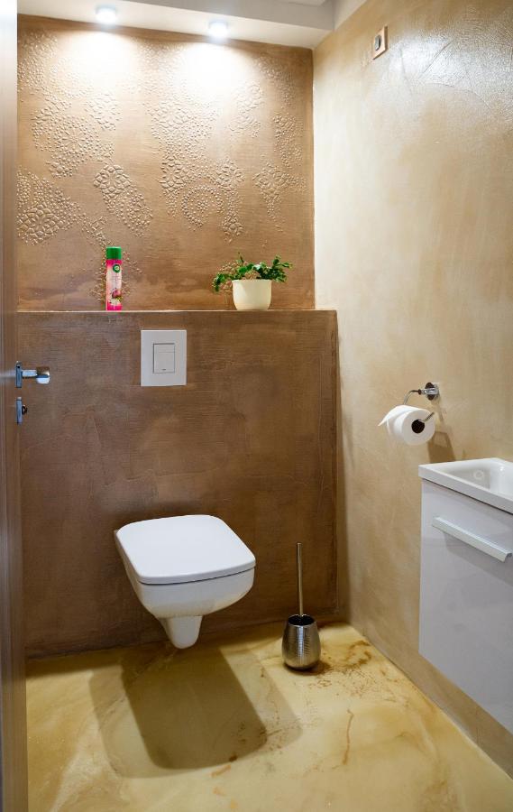 Dream Apartman 1 With Free Parking Győr Buitenkant foto